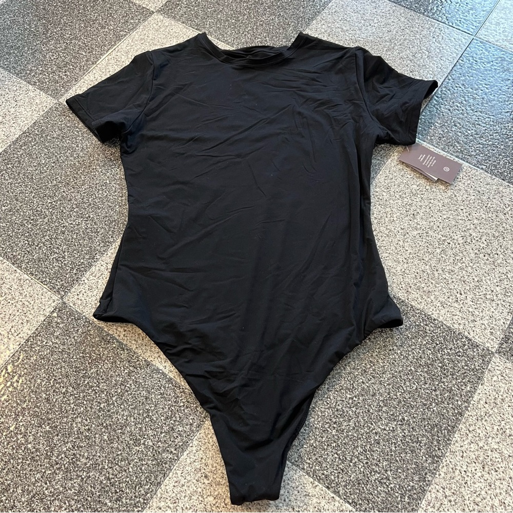 NWT Auden Women's 4-Way Stretch Short Sleeve Bodysuit- Black Size M - Picture 3 of 9